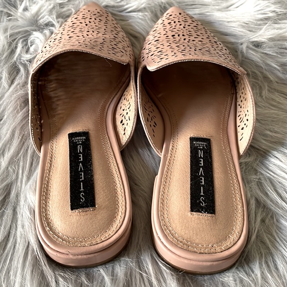 Steven by Steve Madden Pointed Toe Slip on Mule - Picture 5 of 7